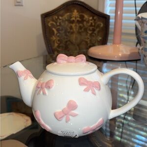Pink Bow White Teapot
